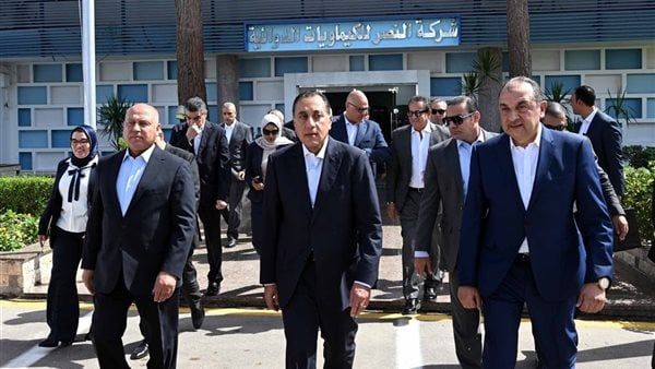 رئيس الوزراء يشهد افتتاح عدد من مصانع الأدوية التابعة لقطاع الأعمال بالقليوبية