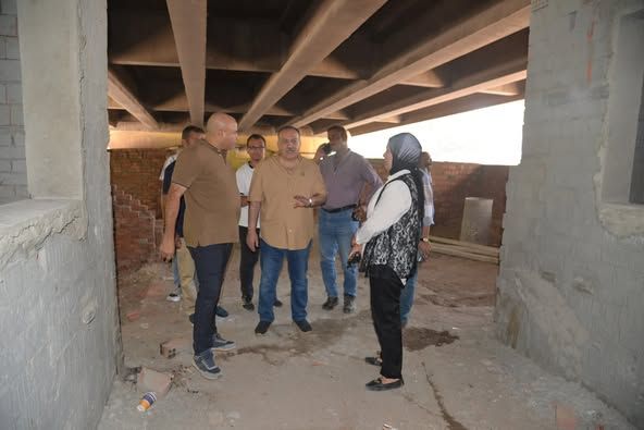 محافظ أسيوط يتفقد إنشاء منافذ ومعارض دائمة للمحافظة والأسر المنتجة أسفل كوبري فيصل - الخليج الان