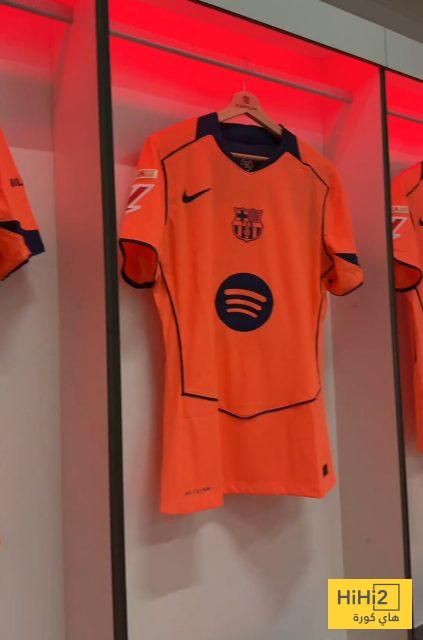 صور.. غرف ملابس برشلونة في ملعب إشبيلية