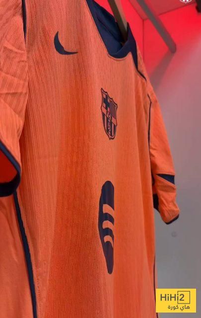 صور.. غرف ملابس برشلونة في ملعب إشبيلية