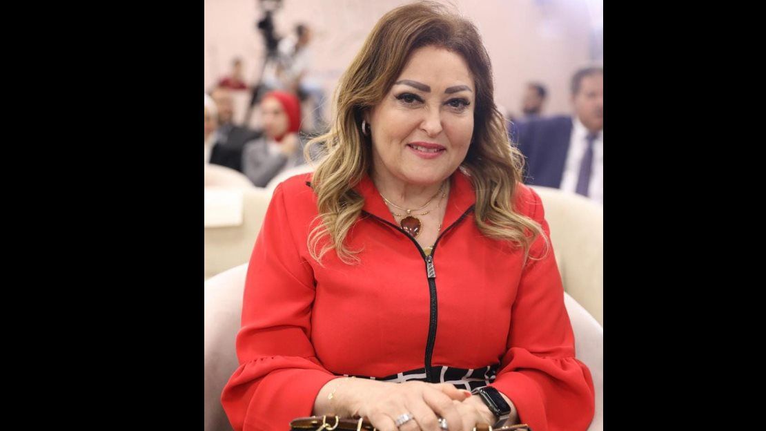 بعد تكريمه في نقابة المهن التمثيلية.. صبري عبد المنعم باكيا: حسيت أمي وأبويا بيطبطوا عليا - الخليج الان