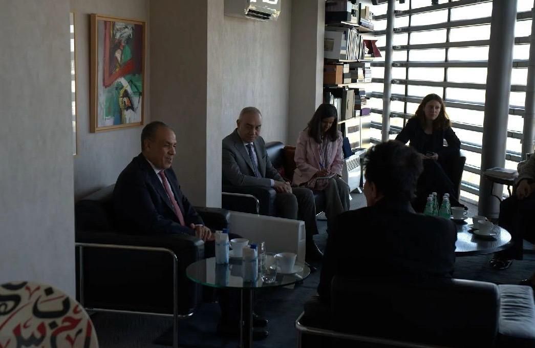 «تعزيز التواصل الحضاري».. وزير الخارجية يزور معهد العالم العربي في باريس|صور - الخليج الان