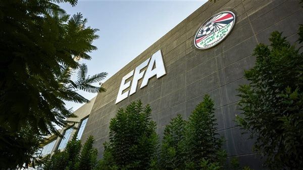 أبو ريدة ووفد اتحاد الكرة يطيران من الكونغو إلى المغرب لمؤازرة المنتخب أمام جيبوتي