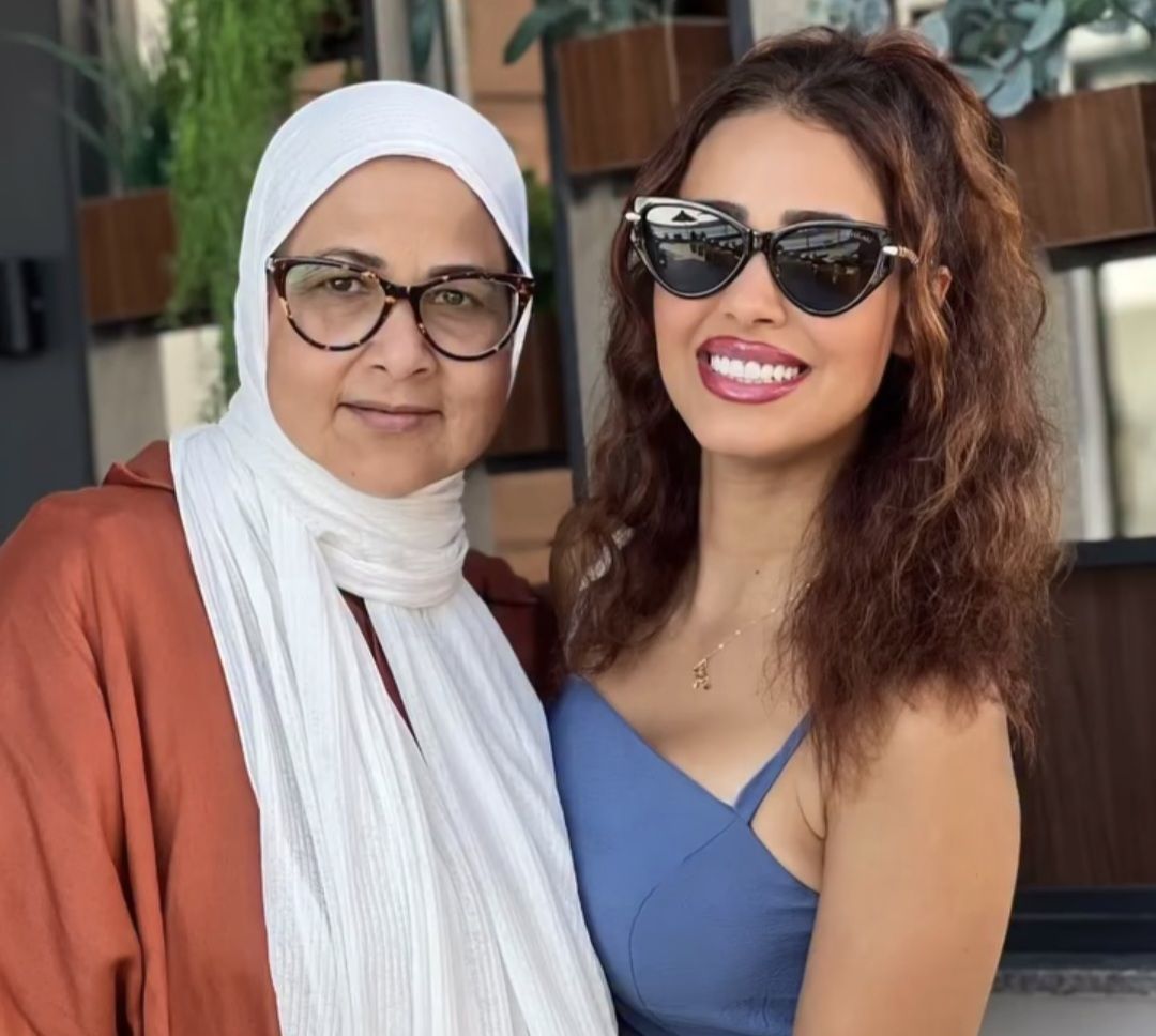 رنا سماحة تحتفل بعيد ميلاد والدتها وتربطه بذكرى نصر أكتوبر: النهارده انتصارين - الخليج الان