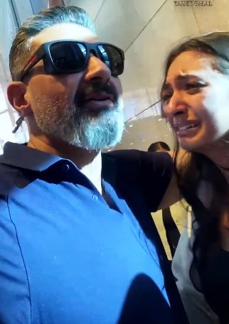 بالدموع.. ياسر جلال يودع ابنته قدرية قبل سفرها إلى ألمانيا لاستكمال دراستها - الخليج الان