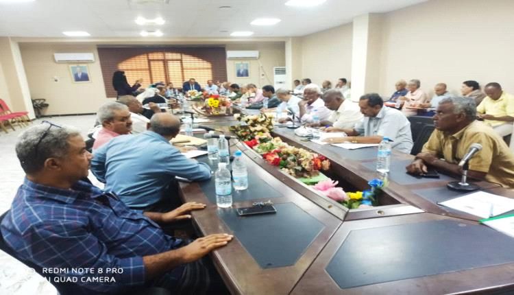 المكتب التنفيذي بلحج يقف امام التقارير المقدمة عن نشاط فرعي الهيئة العامة للاراضي و الاستثمار