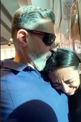 بالدموع.. ياسر جلال يودع ابنته قدرية قبل سفرها إلى ألمانيا لاستكمال دراستها - الخليج الان