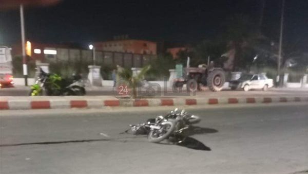 بينهم زوجان وابناهما.. إصابة 5 أشخاص إثر حادث تصادم دراجتين بخاريتين على صحراوي قنا