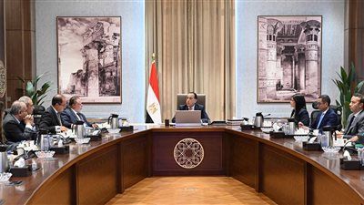 رئيس الوزراء يتابع جهود لجنة إدارة الدين العام الخارجي وتنظيم الاقتراض - الخليج الان