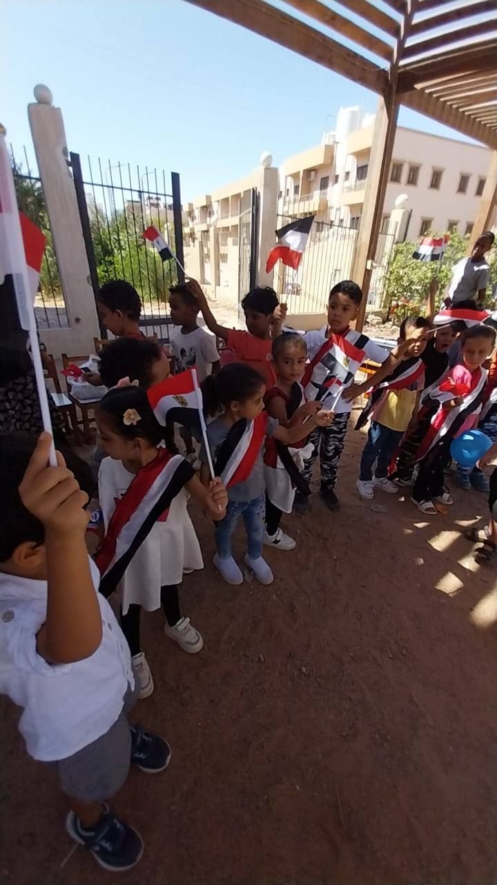 أطفال حضانات الغردقة يحتفلون بذكرى نصر أكتوبر المجيد - الخليج الان
