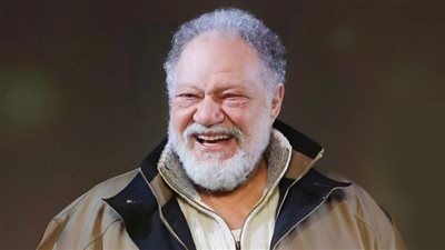 مكسب لليونسكو.. يحيى الفخراني وحسين فهمي يعلقان على فوز خالد العناني بمنصب مدير عام اليونسكو - الخليج الان