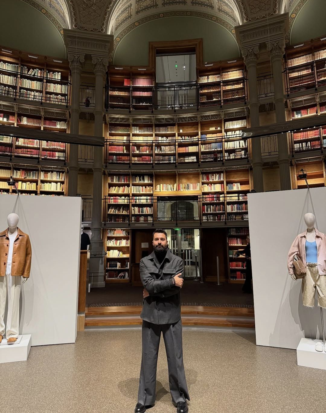 أحمد حاتم يشارك في فعاليات أسبوع الموضة في باريس.. صور - الخليج الان