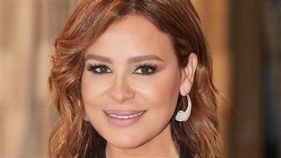 كارول سماحة تُشعل الحماس قبل طرح أغنيتها ما بتنترك وحدك لزياد الرحباني.. تفاصيل - الخليج الان