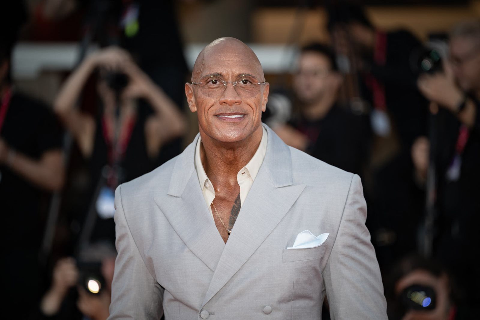 دواين جونسون يصدم هوليوود.. خسائر غير مفهومة تطيح بفيلمه الجديد - الخليج الان