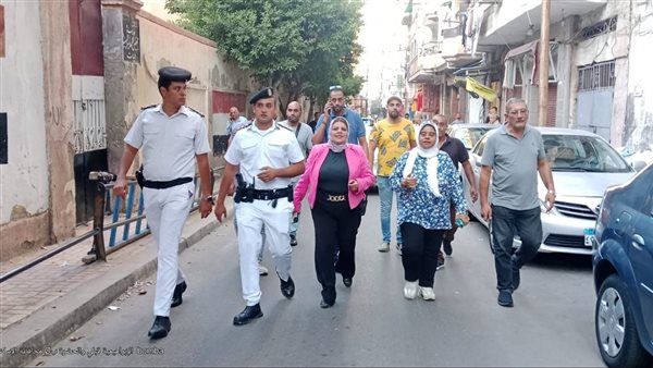 حي وسط بالإسكندرية يزيل 140 حالة إشغال