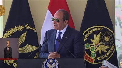 الرئيس السيسي يطمئن المصريين: لا تقلقوا.. لا أحد يستطيع أن يمس مصر - الخليج الان