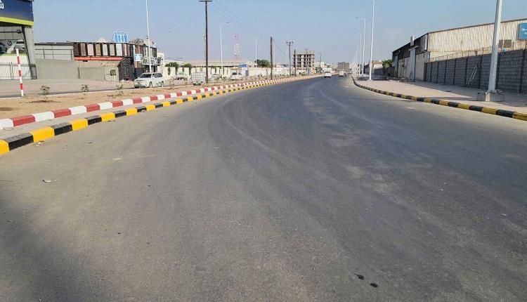 انجاز 85% من مشروع إعادة تأهيل شارع الخمسين في مديرية المنصورة بعدن