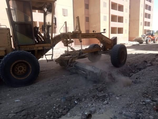 رصف ٤٠٠ متر تقريباً وتنفيذ عدد ٢ حالة إزالة ضمن الموجة ٢٧ بالزينية شمال الأقصر - الخليج الان