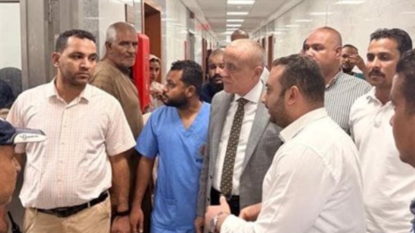 مصرع 6 وإصابة 16 آخرين.. محافظ الأقصر يوجه بصرف تعويضات فورية لضحايا حادث الصحراوي الغربي| بث مباشر