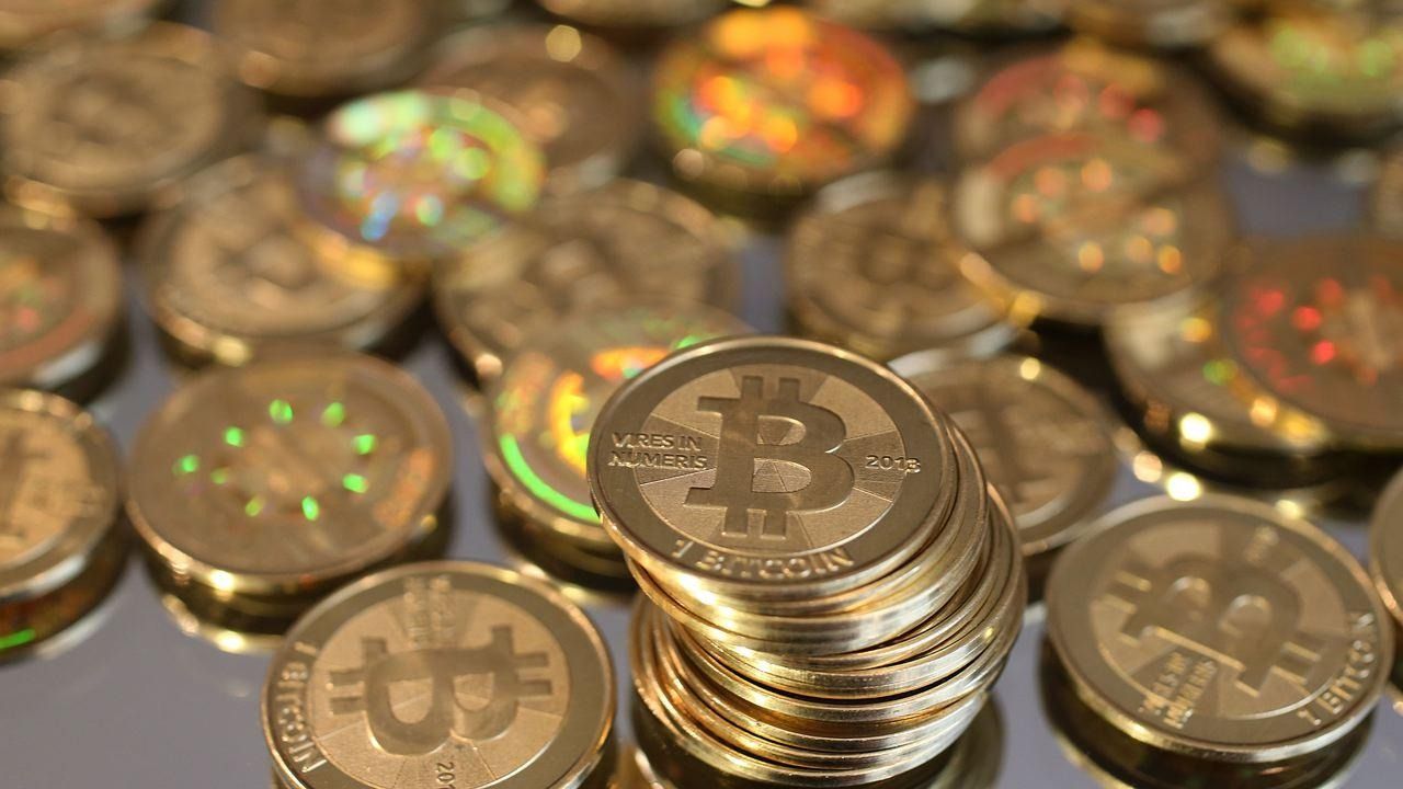 رغم الغيوم الأمريكية.. البيتكوين يثبت أقدامه قرب أعلى مستوياته في أسابيع - الخليج الان