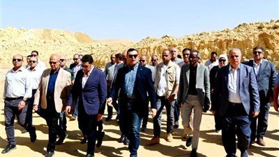 وزير الإسكان يتفقد مشروع سكن مصر ومحطة رفع صرف صحى امتداد جنوب المستثمرين بمدينة القاهرة الجديدة - الخليج الان
