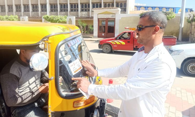محافظ الجيزة يوجه بترقيم مركبات “التوك توك” لضبط المنظومة والتعامل مع السلوكيات الخاطئة
