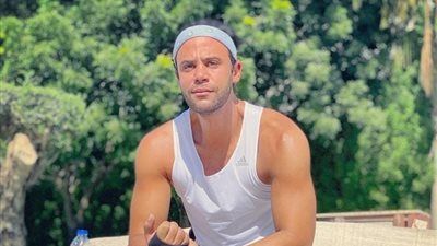 دعواتكم.. محمد إمام يوجه رسالة للجمهور بعد تغير مخرج فيلم شمس الزناتي - الخليج الان