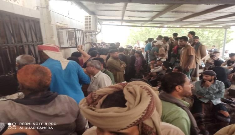 تزايد اعداد الوفدين من المحافظات الشمالية لاستخراج البطاقة الذكية من لحج