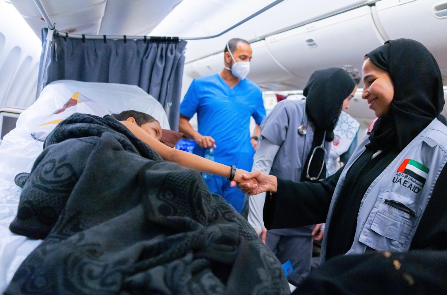 بدعم من وكالة الإمارات للمساعدات الدولية.. جسر الدعم الإماراتي لقطاع غزة عبر مصر يتجاوز 1.7 مليار دولار - الخليج الان