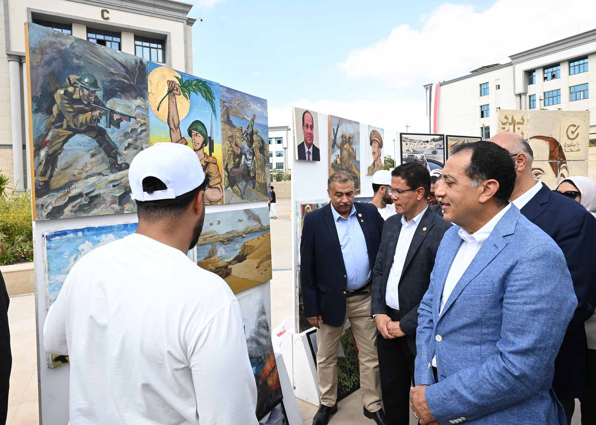 رئيس الوزراء يتفقد جامعة بنها الأهلية بمدينة العبور - الخليج الان