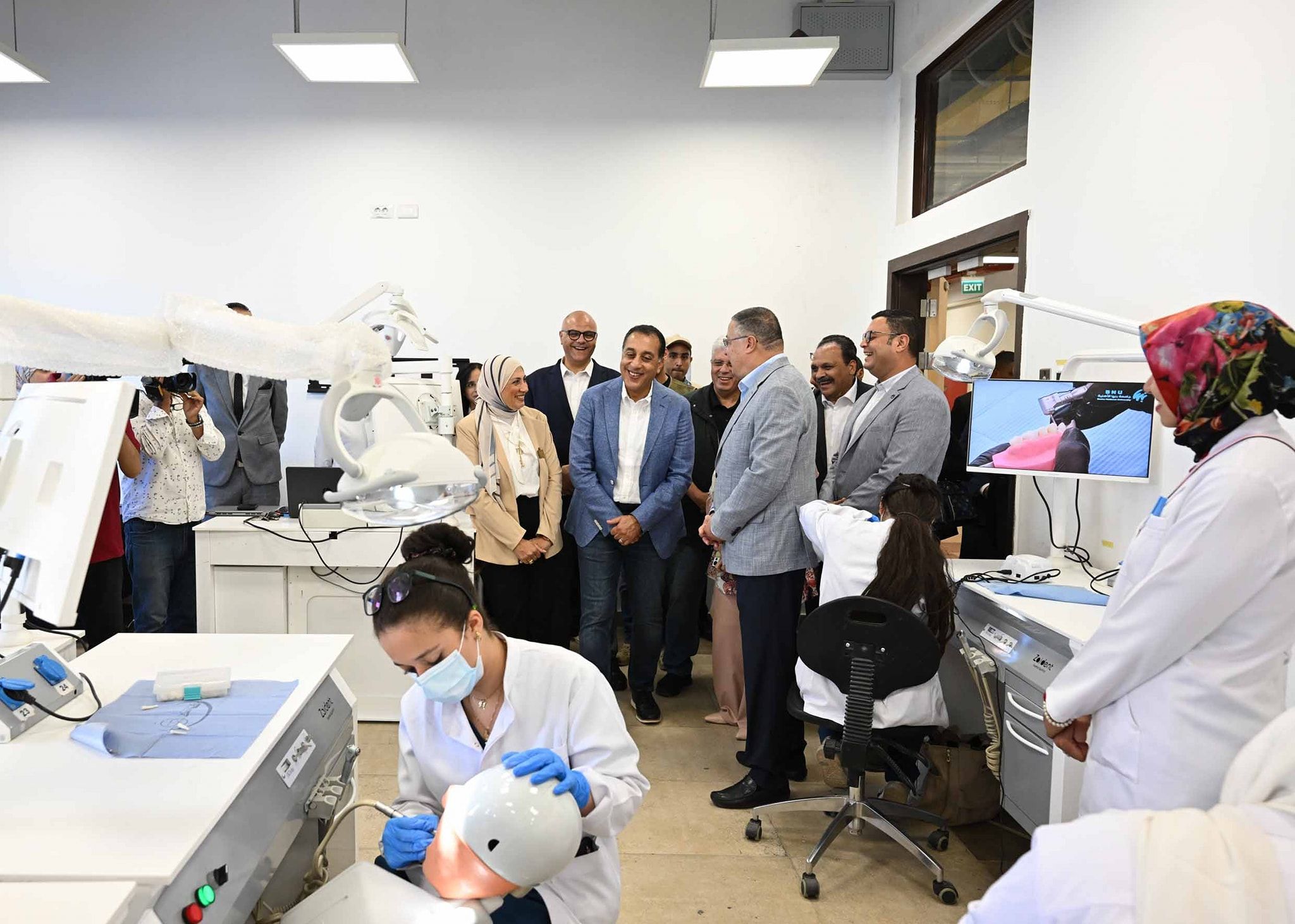 رئيس الوزراء يتفقد جامعة بنها الأهلية بمدينة العبور - الخليج الان