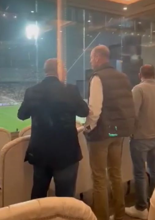 ياس توروب مدرب الأهلي يصل ستاد القاهرة لمتابعة مباراة مصر وغينيا بيساو في تصفيات كأس العالم (صور) - الخليج الان