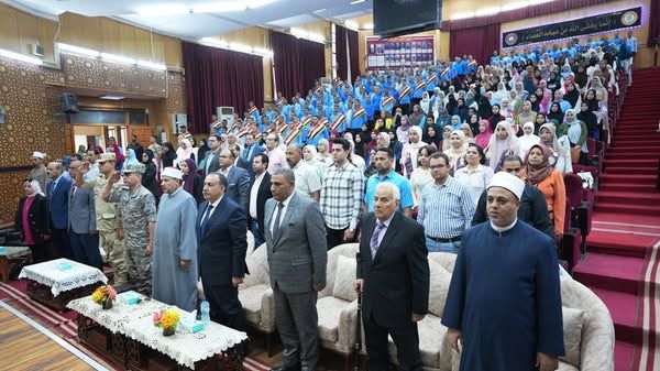 محافظ أسيوط: الجندي المصري خاض حرب أكتوبر بإيمان لا يتزعزع بأن الأرض لا تسترد إلا بالتضحيات - الخليج الان