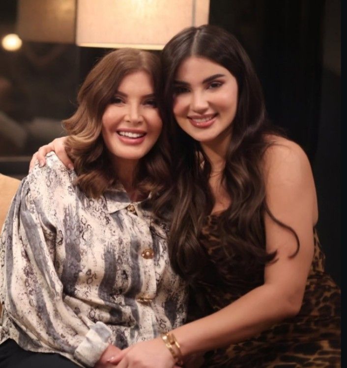 هدى الإتربي تحمس الجمهور لمسلسل كلهم بيحبوا مودي.. صور جديدة من الكواليس - الخليج الان