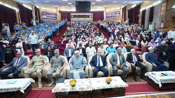 محافظ أسيوط: الجندي المصري خاض حرب أكتوبر بإيمان لا يتزعزع بأن الأرض لا تسترد إلا بالتضحيات - الخليج الان