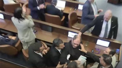 مشادة في الكنيست أثناء كلمة ترامب وطرد نائبان.. ماذا حدث؟ - الخليج الان