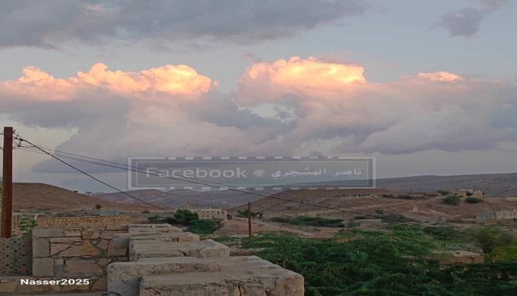 ظاهرة غريبة تتكرر في سماء مدينة بحضرموت اتفرج الصورة