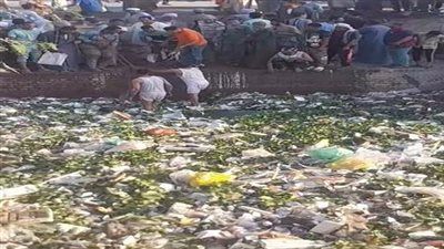 محافظ أسيوط يتابع حادث سقوط تروسيكل بمصرف بقرية سلام بمنقباد ويوجه بتوفير كافة اوجه الرعاية للضحايا - الخليج الان