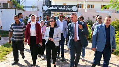 محافظ البحيرة تتابع الخدمات بقرية الأبعادية في دمنهور - الخليج الان