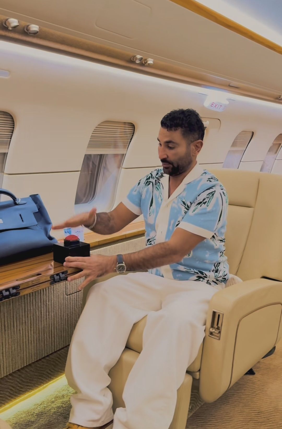 مش ناوي على خير.. أحمد سعد يرتكب جريمة في حق برنامج The Voice| ماذا فعل ؟ - الخليج الان