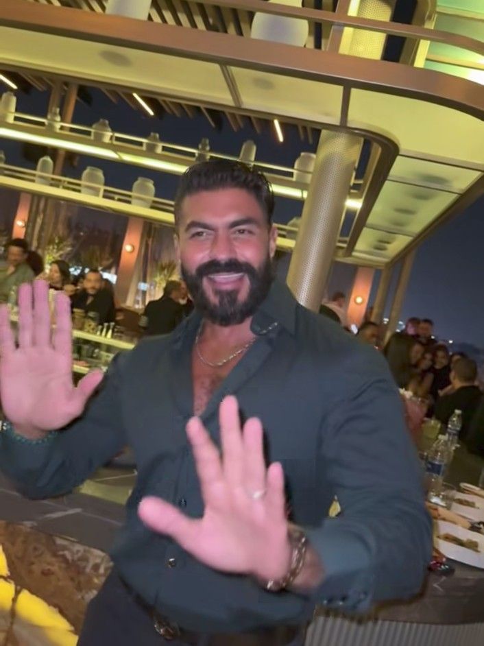 كريم فهمي ونسرين أمين ورانيا يوسف وزوجها.. النجوم يحتفلون بعيد ميلاد نجلاء بدر الـ50 - الخليج الان