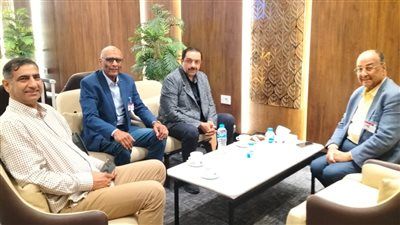 سيف وفرحات يستقبلان رئيس الاتحاد الدولي للهوكي لحضور بطولة الأمم الأفريقية - الخليج الان