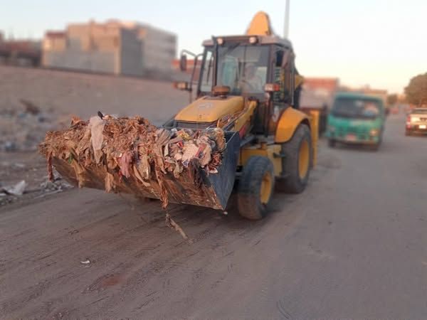 نائب محافظ مطروح يتابع استكمال حملة رفع المخلفات والنظافة بعدد من المناطق - الخليج الان