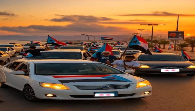 صورة لافتة تظهر هيبة الاحتفالات الشعبية بعيد ثورة 14 اكتوبر في عدن