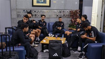 بعثة الأهلي تصل مطار القاهرة استعدادًا للسفر إلى بوروندي لخوض مباراة إيجل نوار بدوري الأبطال - الخليج الان