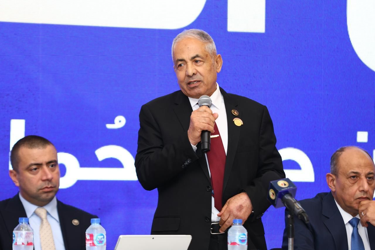 رئيس حماة الوطن يعقد اجتماعا مع أعضاء الحزب المعينين بمجلس الشيوخ - الخليج الان