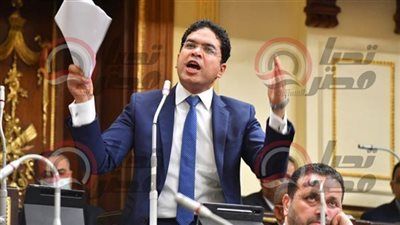 ضياء الدين داود يرفض تعديل الحكومة على المادة 105بمشروع قانون الإجراءات الجنائية الجديد.. ويطالب رئيس مجلس النواب بالنزول من على المنصة لإبداء رأيه فيها - الخليج الان