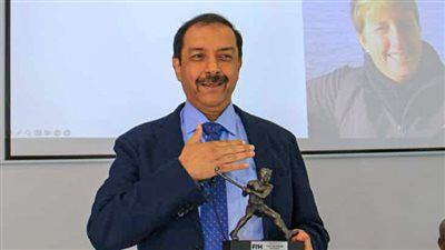 رئيس الاتحاد الدولي للهوكي يشيد بالتنظيم المصري ويجتمع بالقادة الأفارقة بالإسماعيلية - الخليج الان