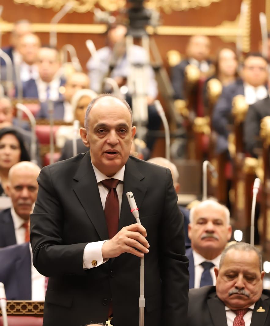 منهم الخرباوي ومحمد كمال مرعي.. أعضاء الشيوخ الجدد يؤدون اليمين الدستورية «صور» - الخليج الان