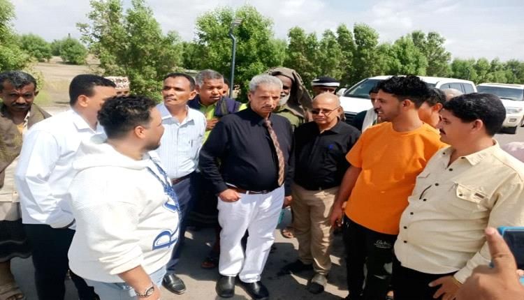 المحافظ تركي يشدد على الالتزام بمقاييس الجودة والسلامة في جميع مراحل عمل حديقة لحج الكبرى